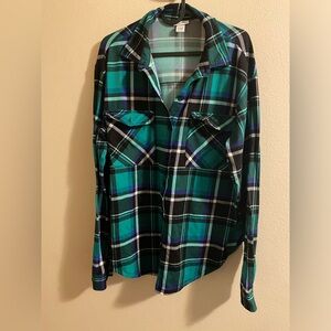 Women’s plaid shirt